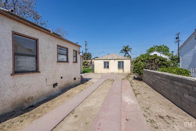 406 10th Street, Bakersfield, CA 93304