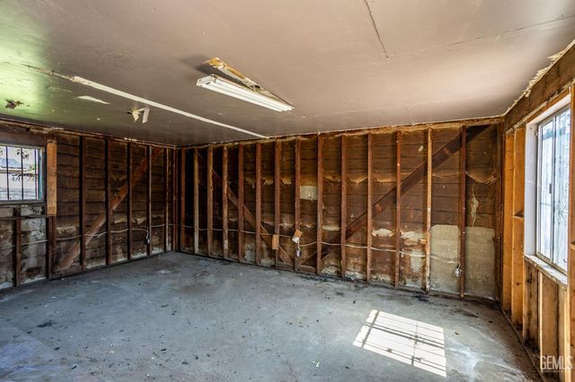 406 10th Street, Bakersfield, CA 93304