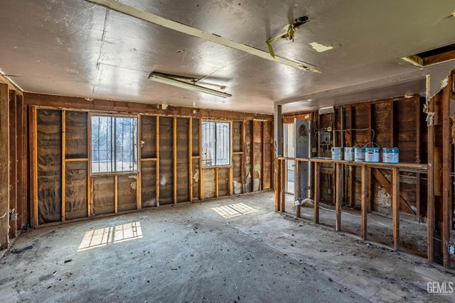 406 10th Street, Bakersfield, CA 93304