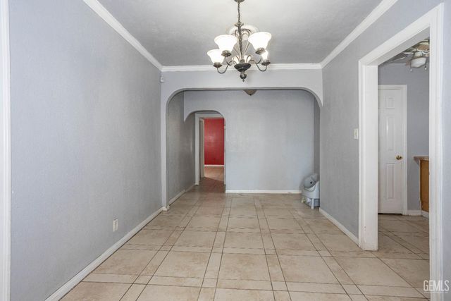 406 10th Street, Bakersfield, CA 93304