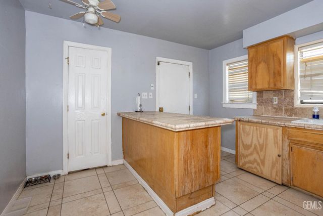 406 10th Street, Bakersfield, CA 93304