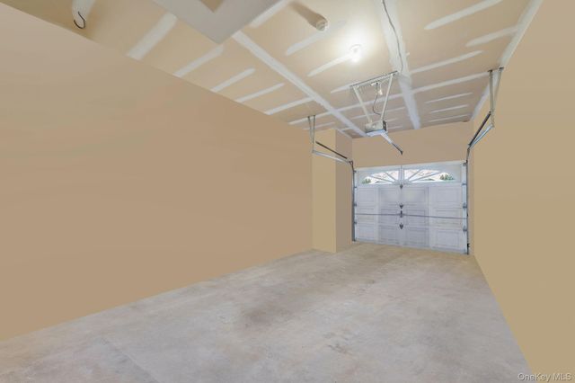 554 Mirror Pond Court, Moriches, NY 11955