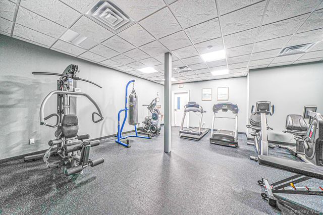 554 Mirror Pond Court, Moriches, NY 11955