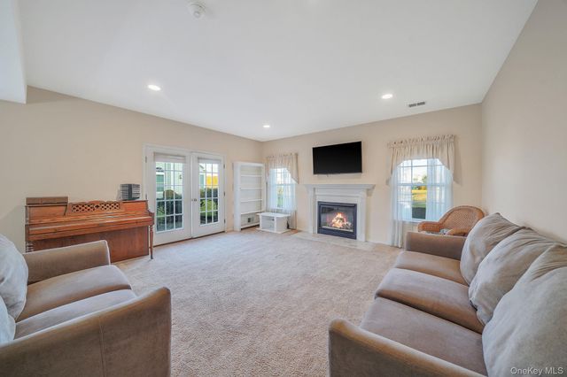 554 Mirror Pond Court, Moriches, NY 11955