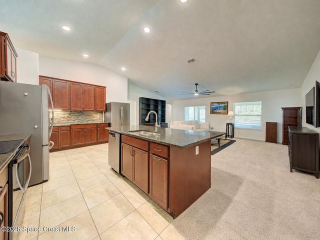 770 Harriet Avenue SW, Palm Bay, FL 32908