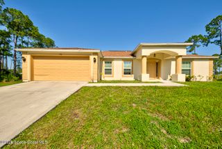 770 Harriet Avenue SW, Palm Bay, FL 32908