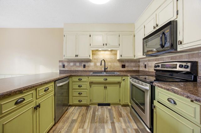 3512 40th Avenue S, Prairie Rose, ND 58104