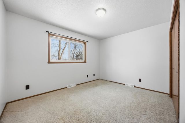 3512 40th Avenue S, Prairie Rose, ND 58104