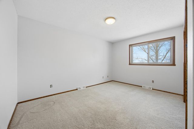 3512 40th Avenue S, Prairie Rose, ND 58104