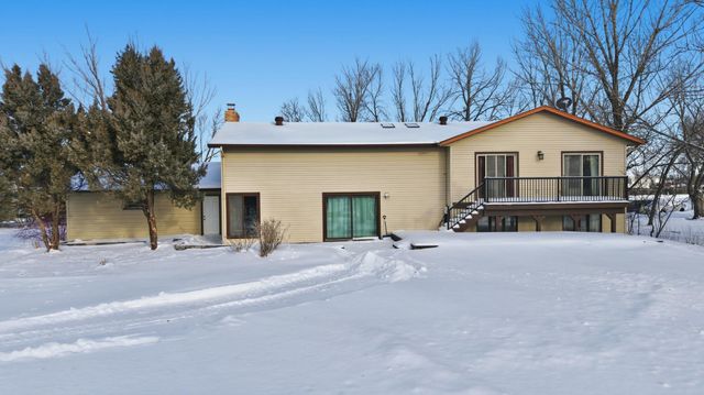 3512 40th Avenue S, Prairie Rose, ND 58104