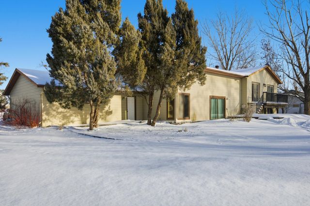 3512 40th Avenue S, Prairie Rose, ND 58104