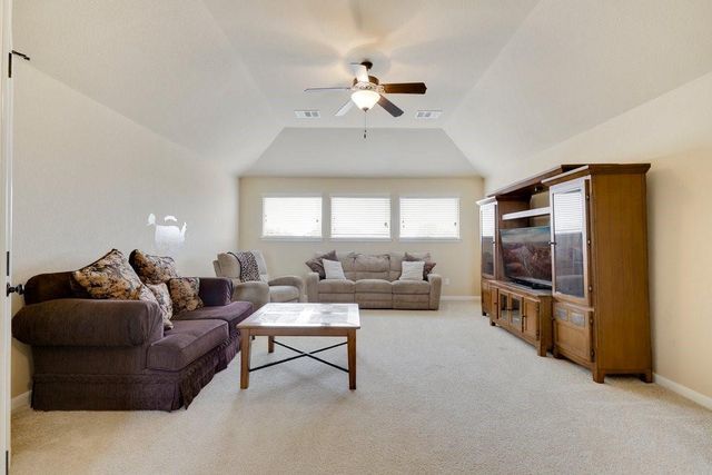 119 Colthorpe LN, Hutto, TX 78634