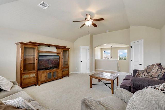 119 Colthorpe LN, Hutto, TX 78634