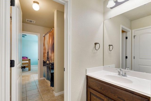119 Colthorpe LN, Hutto, TX 78634