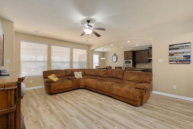 119 Colthorpe LN, Hutto, TX 78634