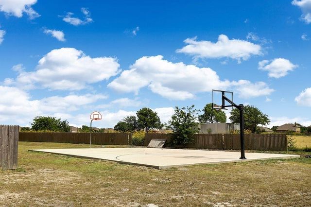 119 Colthorpe LN, Hutto, TX 78634