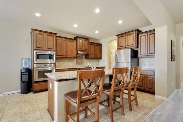 119 Colthorpe LN, Hutto, TX 78634