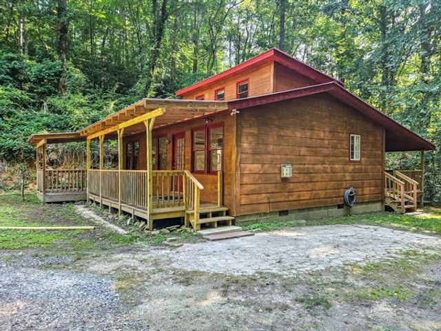65 Mount Pleasant Drive, Ellijay, GA 30540
