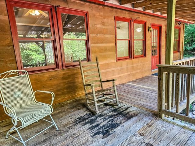 65 Mount Pleasant Drive, Ellijay, GA 30540
