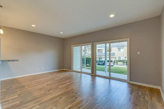 83 S April Point Drive S 83, Conroe, TX 77356