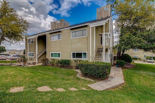 83 S April Point Drive S 83, Conroe, TX 77356