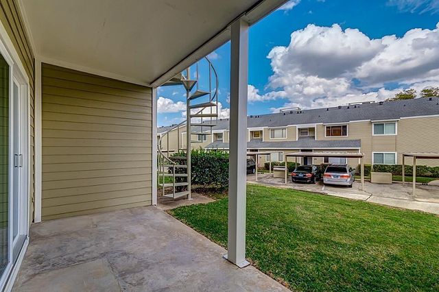 83 S April Point Drive S 83, Conroe, TX 77356