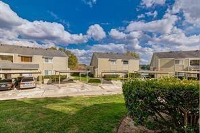 83 S April Point Drive S 83, Conroe, TX 77356
