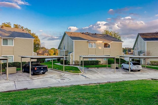 83 S April Point Drive S 83, Conroe, TX 77356