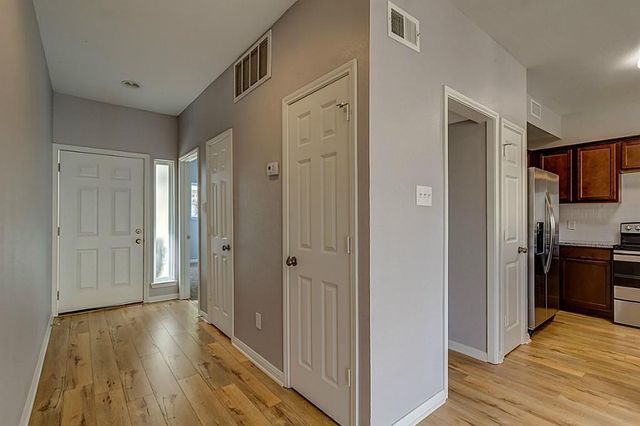 83 S April Point Drive S 83, Conroe, TX 77356