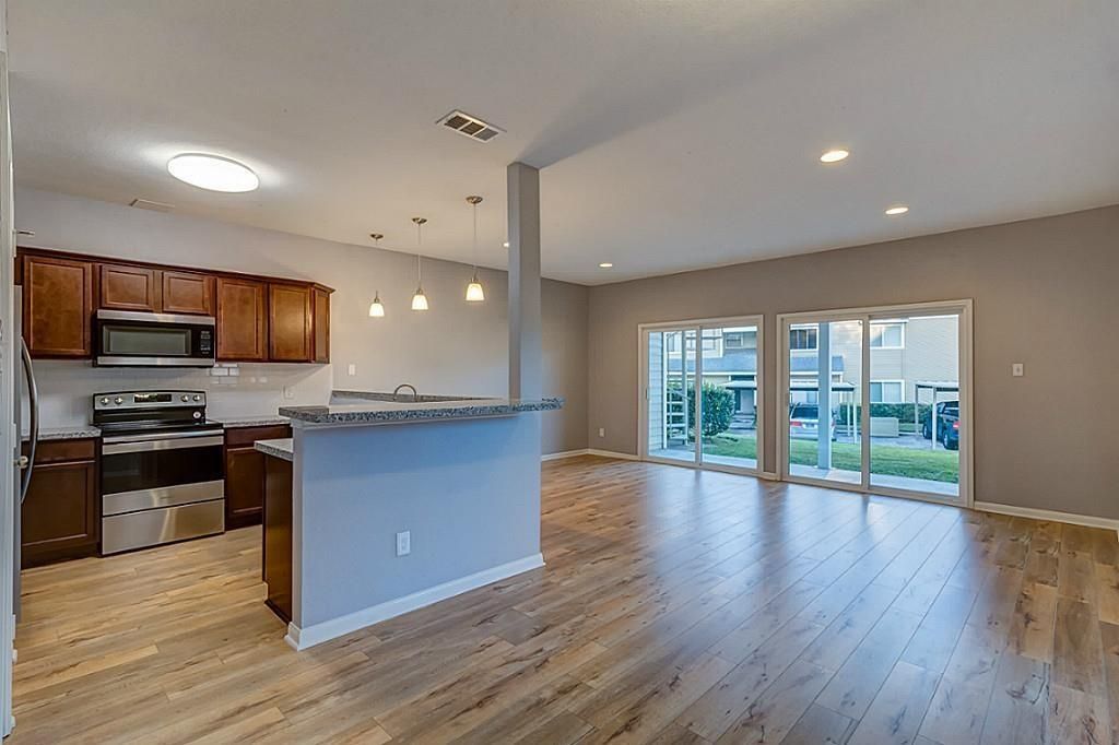 83 S April Point Drive S 83, Conroe, TX 77356