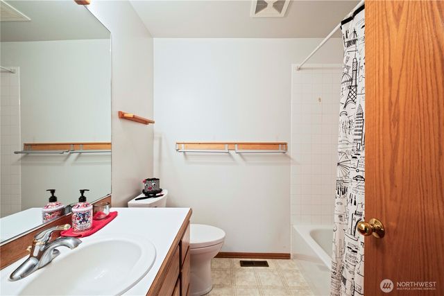 419 212th Avenue NE, Sammamish, WA 98074