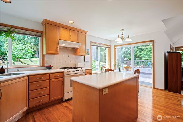 419 212th Avenue NE, Sammamish, WA 98074