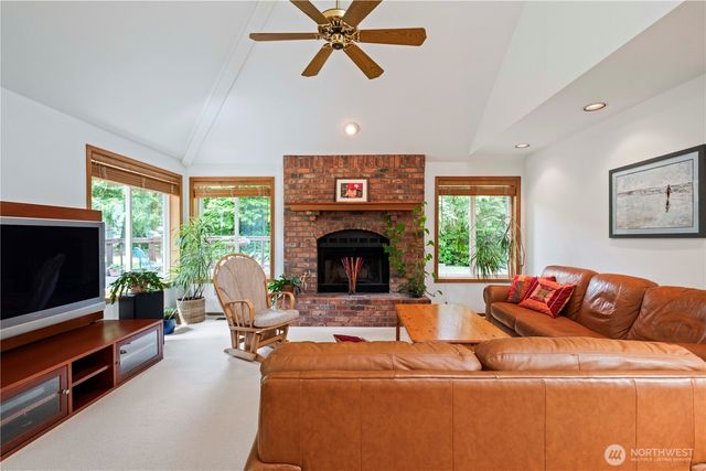 419 212th Avenue NE, Sammamish, WA 98074