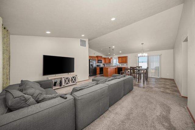 10212 W 9th Ave, Airway Heights, WA 99224