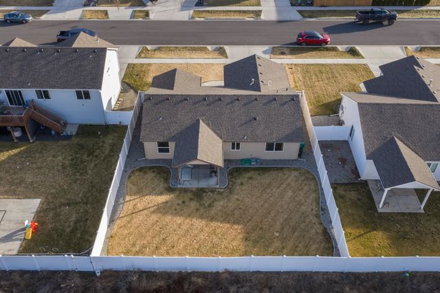 10212 W 9th Ave, Airway Heights, WA 99224