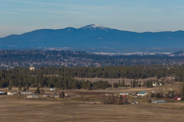 10212 W 9th Ave, Airway Heights, WA 99224