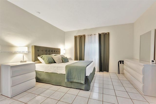 221 SE 9th Ave 102, Pompano Beach, FL 33060