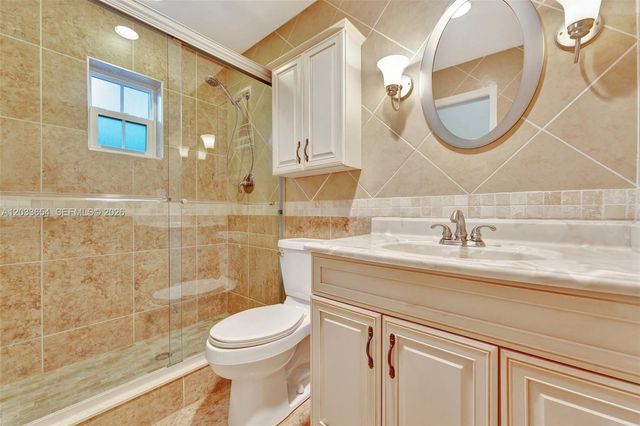 221 SE 9th Ave 102, Pompano Beach, FL 33060