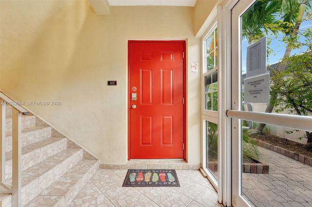 221 SE 9th Ave 102, Pompano Beach, FL 33060