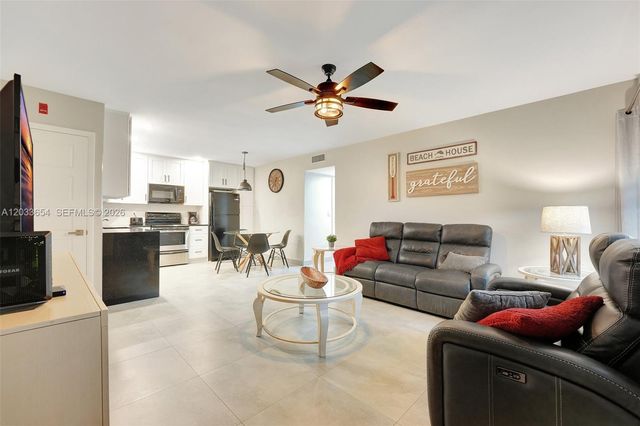 221 SE 9th Ave 102, Pompano Beach, FL 33060