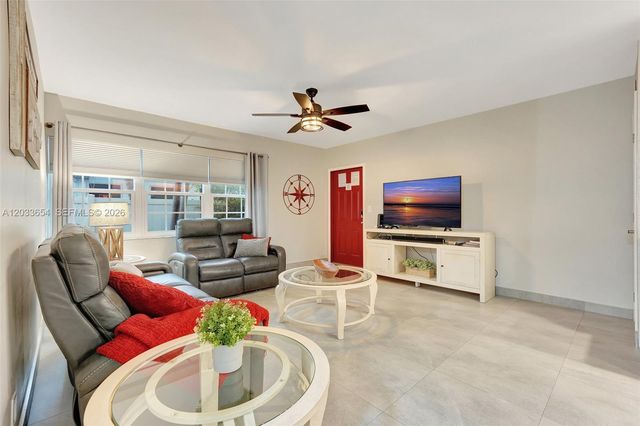 221 SE 9th Ave 102, Pompano Beach, FL 33060