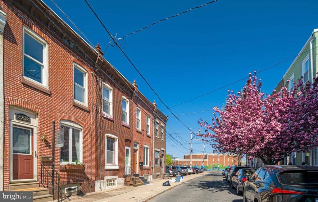 2222 E BOSTON ST, Philadelphia, PA 19125