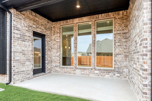 1002 Stonehaven Drive, Justin, TX 76247