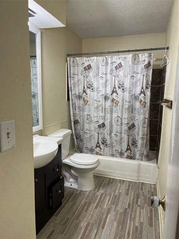 1114 Carrie Avenue, Des Moines, IA 50315