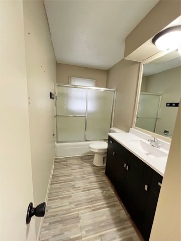 1114 Carrie Avenue, Des Moines, IA 50315