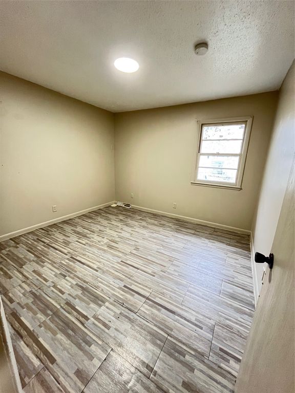 1114 Carrie Avenue, Des Moines, IA 50315