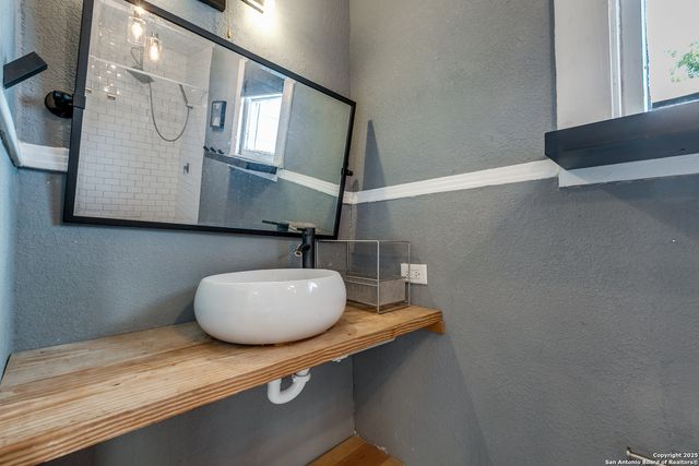 113 Burbank, San Antonio, TX 78204
