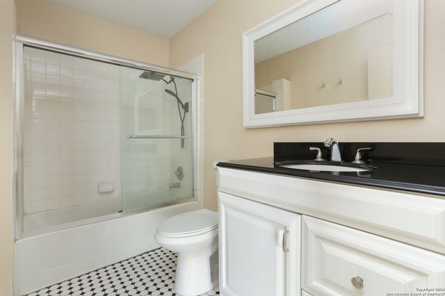 11815 Vance Jackson Rd Apt 2404, San Antonio, TX 78230