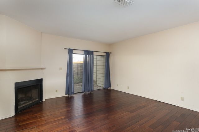 11815 Vance Jackson Rd Apt 2404, San Antonio, TX 78230