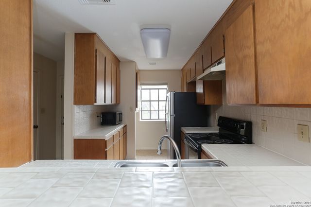 11815 Vance Jackson Rd Apt 2404, San Antonio, TX 78230
